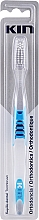 Парфумерія, косметика Ортодонтична зубна щітка, блакитна - Kin Orthodontics Toothbrush