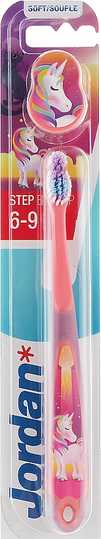 Детская зубная щетка Step by Step (6-9) мягкая, с колпачком, светло розовая с единорогом - Jordan — фото N1