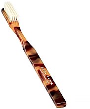 Парфумерія, косметика Зубна щітка - Acca Kappa Medium Nylon Toothbrush Classic Brown