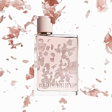 Burberry Her Petals Limited Edition - Парфумована вода — фото N6