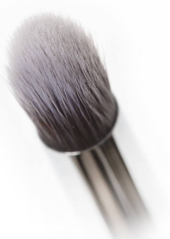 Пензлик для тіней, EB-06 - Nanshy Tapered Crease Brush Pearlescent White — фото N2
