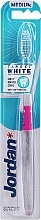 Парфумерія, косметика Зубна щітка середньої жорсткості, рожева з візерунком - Jordan Target White