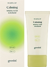 Минеральный солнцезащитный крем - Goodal Heartleaf Calming Mineral Filter Sun Cream 50+ PA++ — фото N2