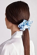 Резинка для волосся з натурального шовку, пишна, блакитна - de Lure Scrunchie — фото N2