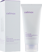 Нежная пенка для умывания - Celimax Relief Madecica pH Balancing Foam — фото N2