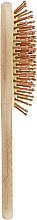 Овальная бамбуковая щеточка для расчесывания волос - The Body Shop Oval Bamboo Pin Hairbrush — фото N2