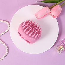 Щетка для шампуня и массажер кожи головы, розовая - Sister Young Aura Scalp Massager Shampoo Brush — фото N6