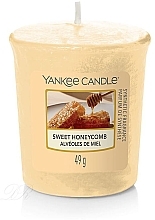 Ароматическая свеча - Yankee Candle Votiv Sweet Honeycomb — фото N1