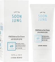 Духи, Парфюмерия, косметика Солнцезащитный крем - Etude Soon Jung Mild Defence Sun Cream SPF49 PA++