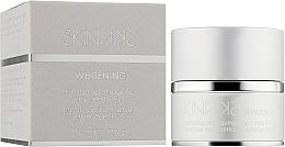 Отбеливающий антивозрастной дневной крем - Mades Cosmetics Skinniks Whitening Illuminating Anti-ageing Day Cream — фото N2