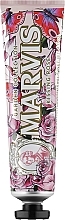 Духи, Парфюмерия, косметика Зубная паста "Поцелуй розы" - Marvis Garden Collection Kissing Rose