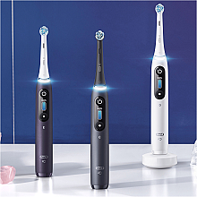 Электрическая зубная щетка, белая - Oral-B Braun iO Серия 8 — фото N9