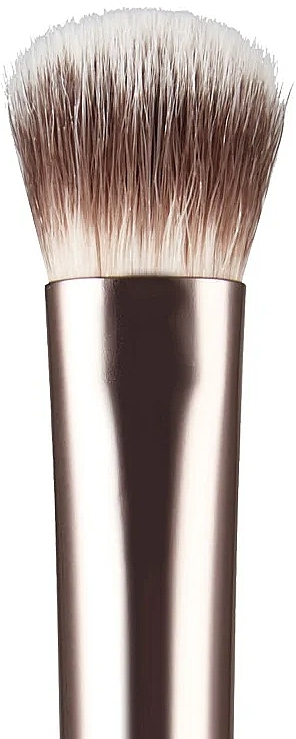 Кисть для глаз - MUA Flat Eye Base Brush with Holo Box — фото N2