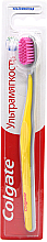 Ультрам'яка зубна щітка для ефективного чищення зубів, жовто-сіра - Colgate — фото N1
