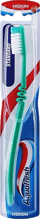 Зубна щітка середньої жорсткості "Standard", зелена - Aquafresh Standard Medium Toothbrush — фото N2