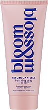 Духи, Парфюмерия, косметика Скраб для тела - Bloom & Blossom Scrubs Up Nicely Polishing Body Cleanser