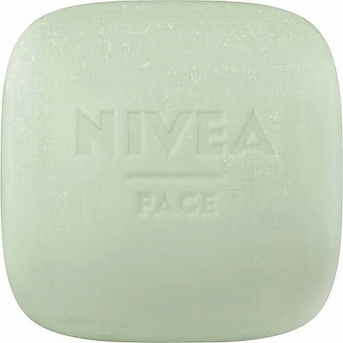 Мило для обличчя з глиною та екстрактом зеленого чаю - NIVEA MagicBar Pore Refining Peeling Face Soap — фото N2