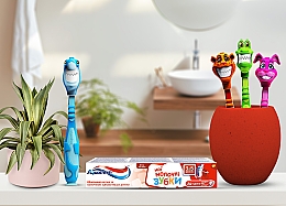 Дитяча зубна щітка, Акула Арчі - Aquafresh Soft — фото N6