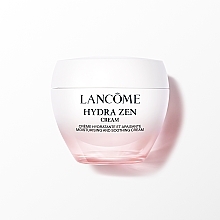 Крем с гиалуроновой кислотой и экстрактом розы для увлажнения и смягчения кожи лица - Lancome Hydra Zen Cream — фото N1