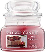 Ароматическая свеча в банке "Свежая клубника" - Village Candle Fresh Strawberries — фото N1