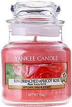 Духи, Парфюмерия, косметика Ароматическая свеча в банке - Yankee Candle Sun-Drenched Apricot Rose
