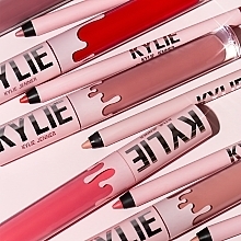 Набор - Kylie Cosmetics Velvet Lip Kit (lipstick/3ml + lip/pencil/1.1g) — фото N12