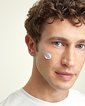 Чоловічий крем для догляду за чутливою шкірою обличчя - NIVEA MEN Sensitive Facial Cream SPF15 — фото N7