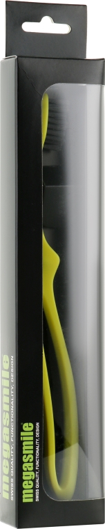 Зубная щетка «Луп Блек Вайтенинг», желтая - Megasmile — фото N1