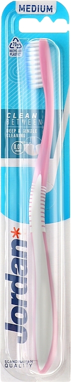 Зубная щетка для чувствительных зубов и десен, средней жесткости, пудровая - Jordan Clean Between 