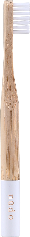 Бамбукова зубна щітка, середня - Nudo Nature Made Bamboo Toothbrush Junior — фото N1
