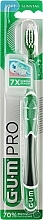 Духи, Парфюмерия, косметика Зубная щетка, мягкая "Technique Pro", зеленая - G.U.M Soft Compact Toothbrush