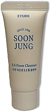 Духи, Парфюмерия, косметика Слабокислотная пенка для умывания - Etude Soonjung 5.5 Foam Cleanser (мини)