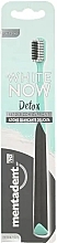 Парфумерія, косметика Зубна щітка з вугіллям, м'яка - Mentadent White Now Detox Toothbrush