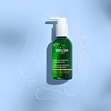 Гидрофильное масло для снятия макияжа  с органическим гамамелисом для сухой и чувствительной кожи - Weleda Make-Up Removal Cleansing Oil — фото N4