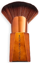 Кисть для макияжа - Makeup Revolution Glow Splendour Highlighter Fan Brush — фото N1