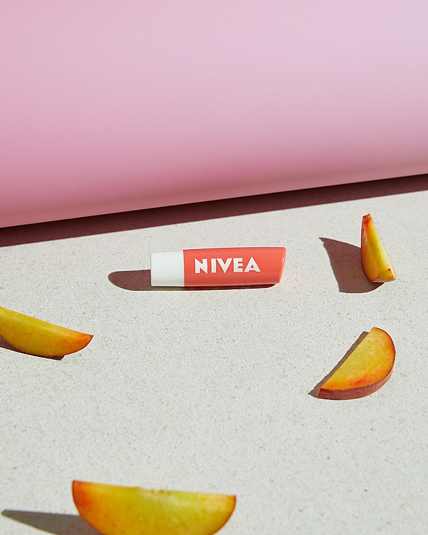 Бальзам для губ "Персиковый блеск" - NIVEA Lip Care Peach Shine Lip Balm — фото N3