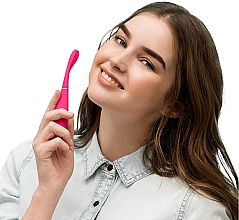 Електрична зубна щітка - Foreo Issa Mini 2 Sensitive Wild Strawberry — фото N5