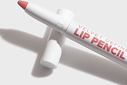 Карандаш-помада для губ - Inglot Playinn Velvet Define Lip Pencil — фото N3
