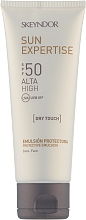 Духи, Парфюмерия, косметика Солнцезащитная эмульсия SPF 50 - Skeyndor Sun Expertise Dry Touch Protective Emulsion SPF 50