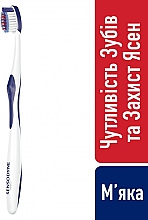 Зубна щітка "Чутливість зубів і захист ясен", блакитна - Sensodyne Sensitivity & Gum Soft Toothbrush — фото N6