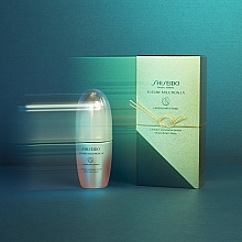 Сыворотка для сияния кожи лица - Shiseido Future Solution LX Legendary Enmei Ultimate Luminance Serum — фото N7