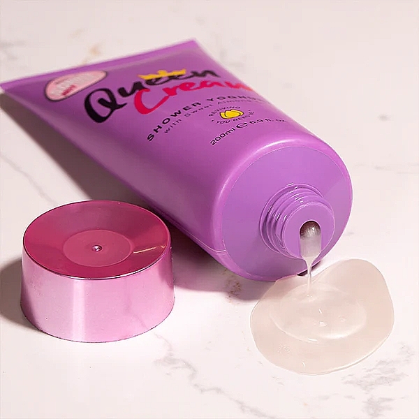 Йогурт для душа - So…? Sorry Not Sorry Queen Cream Shower Yoghurt with Sweet Almond Oil — фото N3