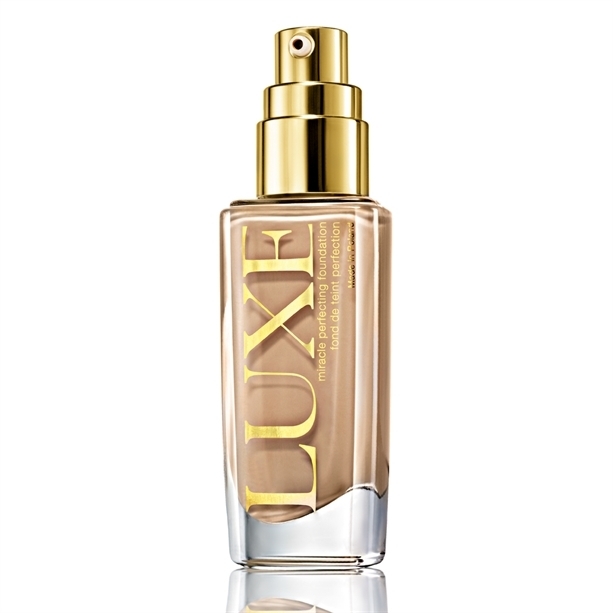Зволожувальний тональний крем для обличчя - Avon Luxe — фото N1