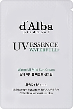 Сонцезахисний крем для обличчя - D'Alba Waterfull Mild Sun Cream SPF 50+PA+++ (пробник) — фото N1