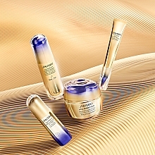 Концентрированный крем для зрелой кожи - Shiseido Vital Perfection Concentrated Supreme Cream (рефилл) — фото N8