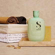 Успокаивающий мицеллярный шампунь - Alfaparf Semi Di Lino Scalp Relief Calming Micellar Low Shampoo — фото N5