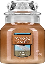 Духи, Парфюмерия, косметика Ароматическая свеча в банке "Солнце и песок" - Yankee Candle Sun & Sand