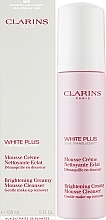 Очищающий мусс осветляющий тон кожи - Clarins White Plus Makeup Brightening Creamy Mousse Cleanser — фото N2