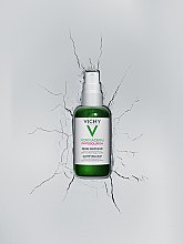Матирующий спрей с длительным эффектом для уменьшения жирного блеска комбинированной и жирной кожи - Vichy Normaderm Phytosolution Mattifying Mist — фото N3
