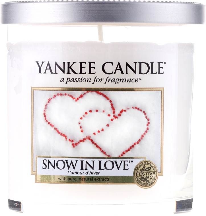 Ароматична свічка у склянці "Серце на снігу" - Yankee Candle Snow In Love — фото N1